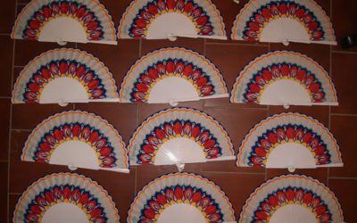 FABRICACIÓN Y DECORACIÓN DE LOS ABANICOS